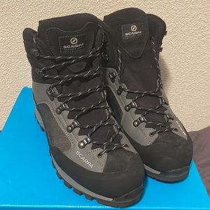 BNWT Scarpa R-evolution K 8 HD Men’s boots